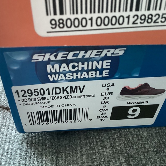 Skechers Women's GO RUN Swirl Tech Speed Running Sneakers, size 9 - Picture 10 of 12